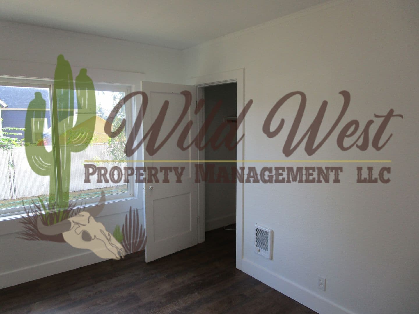 Prineville Apartment: 559/563 NE 2nd Street
