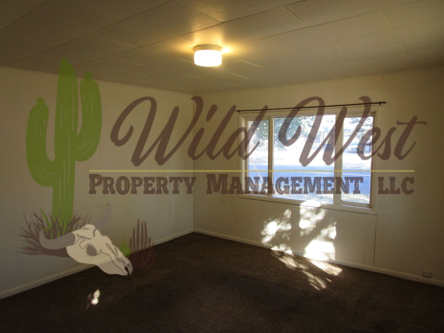 Prineville House: 886 NE 7th Street