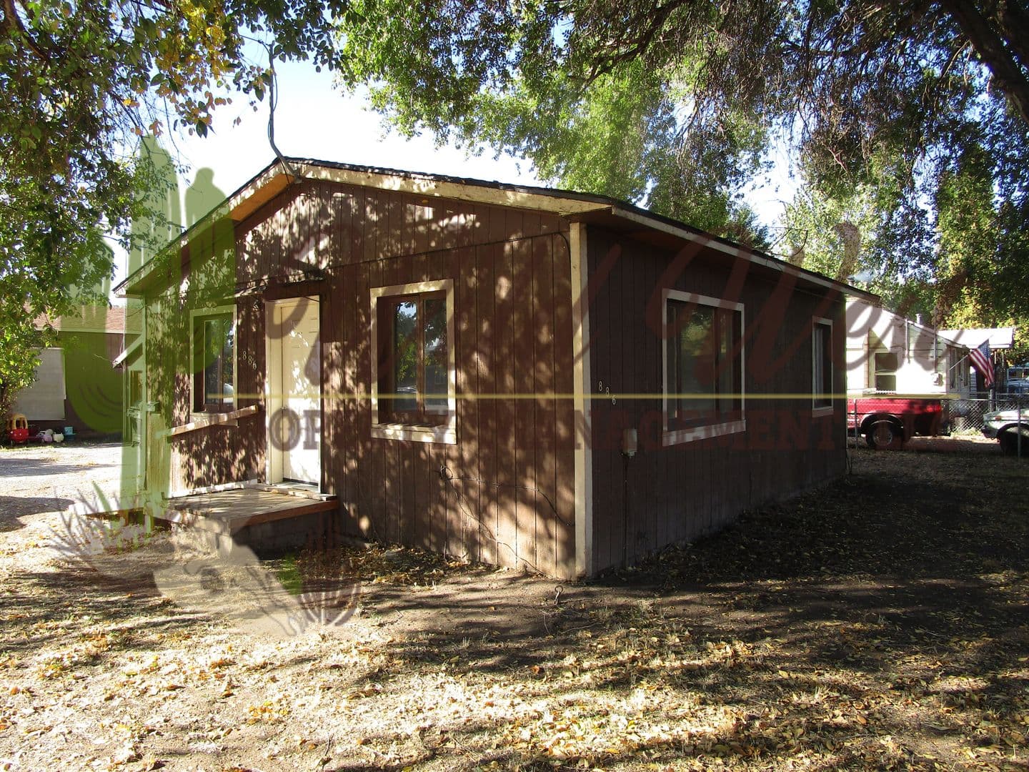 Prineville House: 886 NE 7th Street