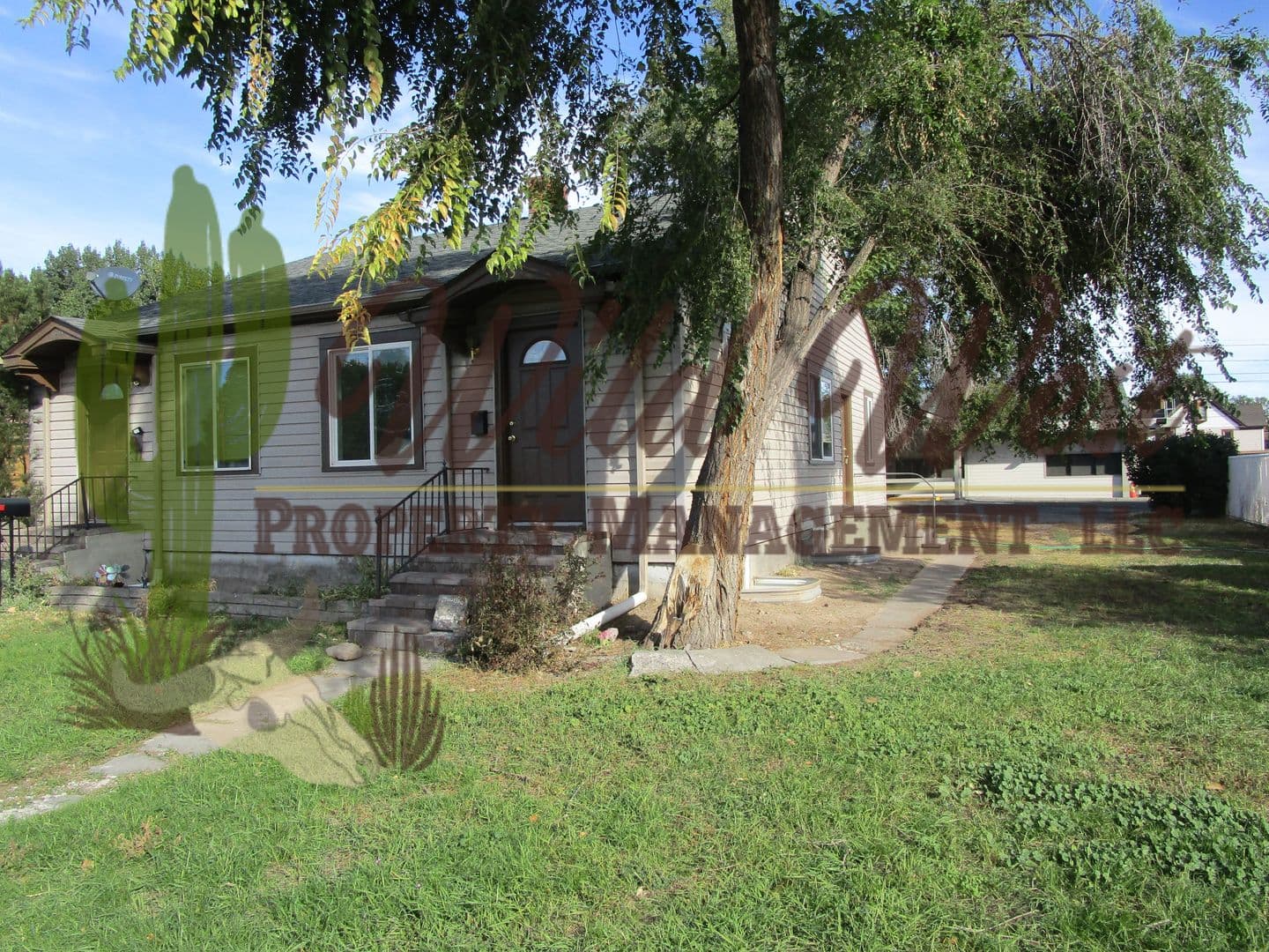 Prineville Apartment: 559/563 NE 2nd Street