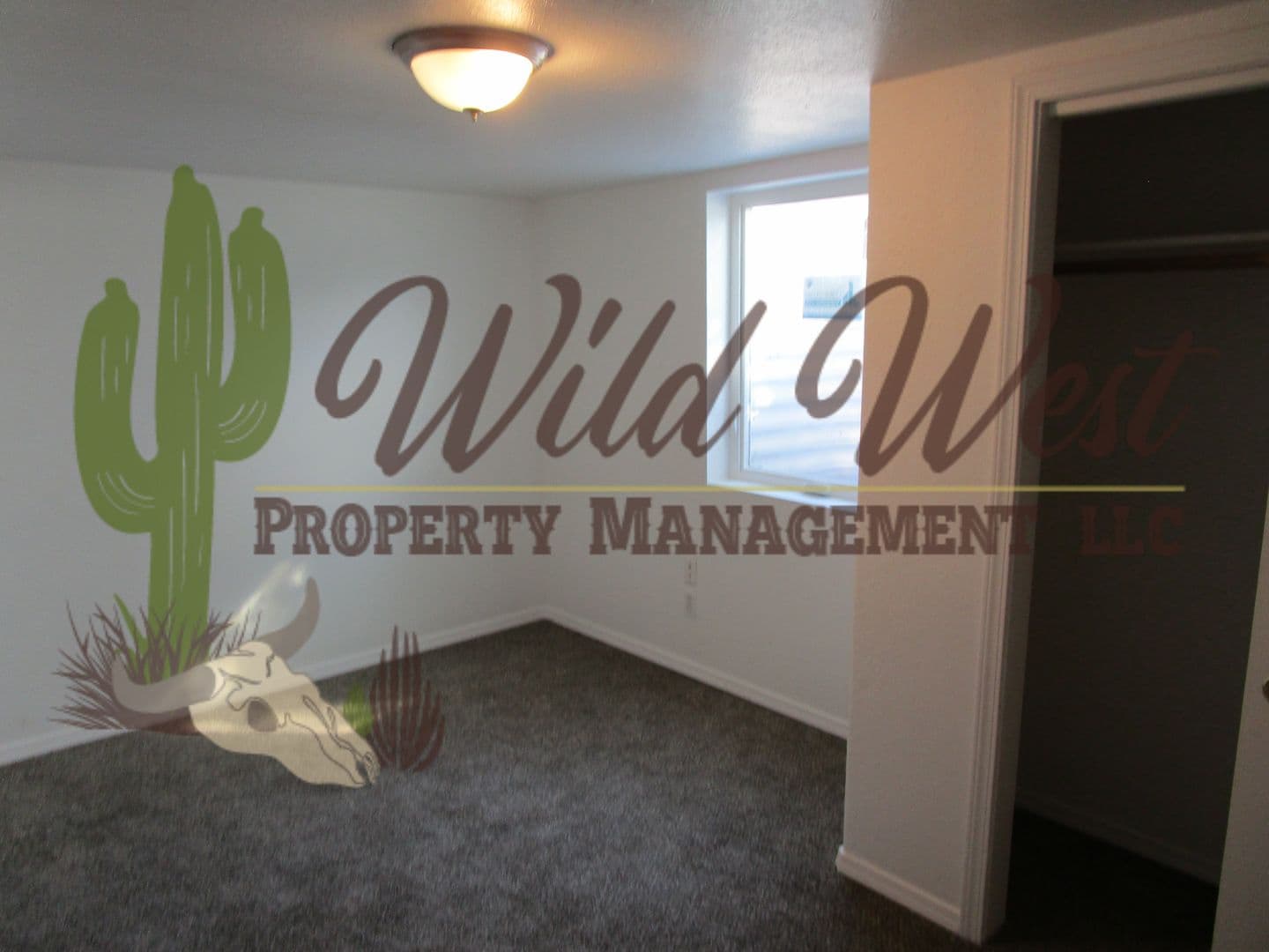 Prineville Apartment: 559/563 NE 2nd Street