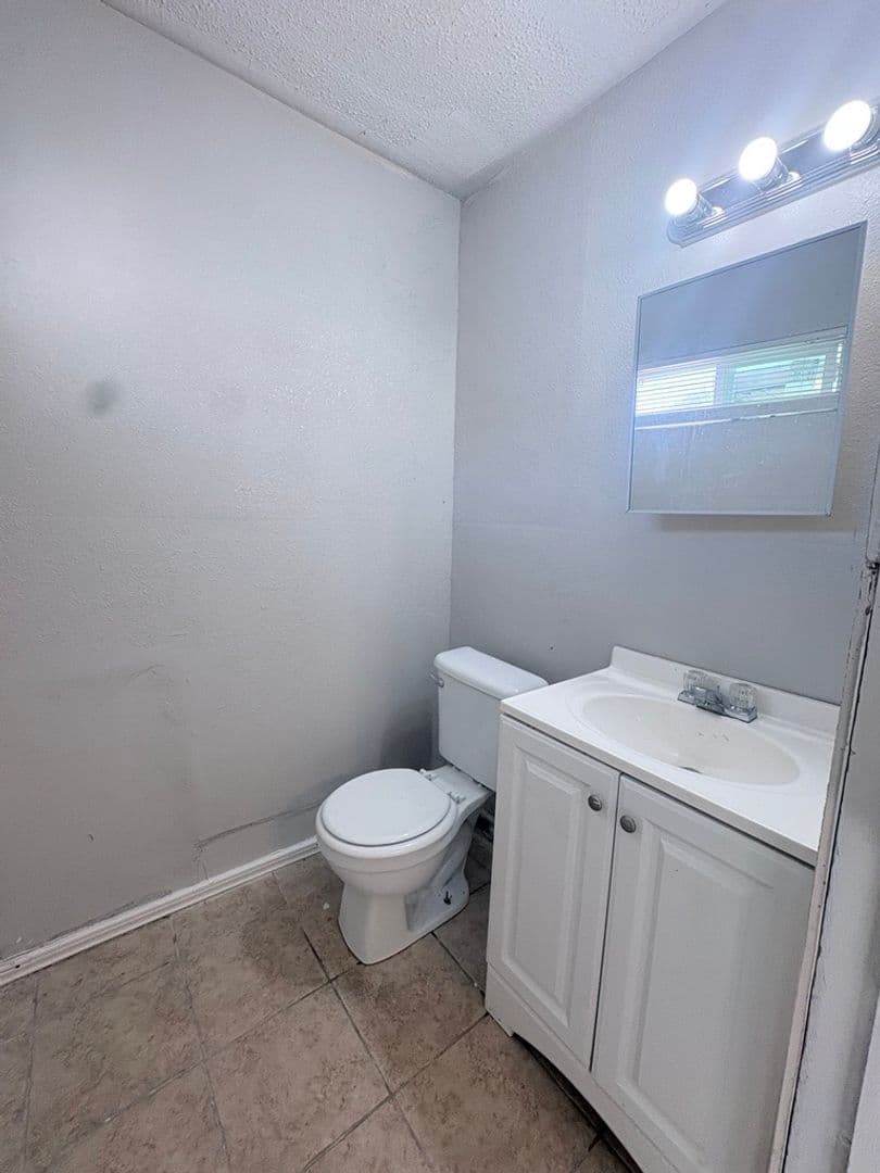 Corpus Christi Apartment: 725 Villa Drive