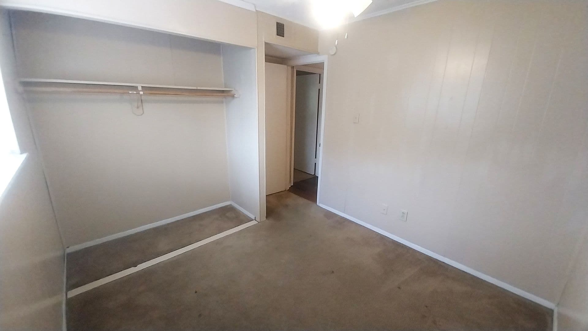 College Station Apartment: 1402 Holleman Dr