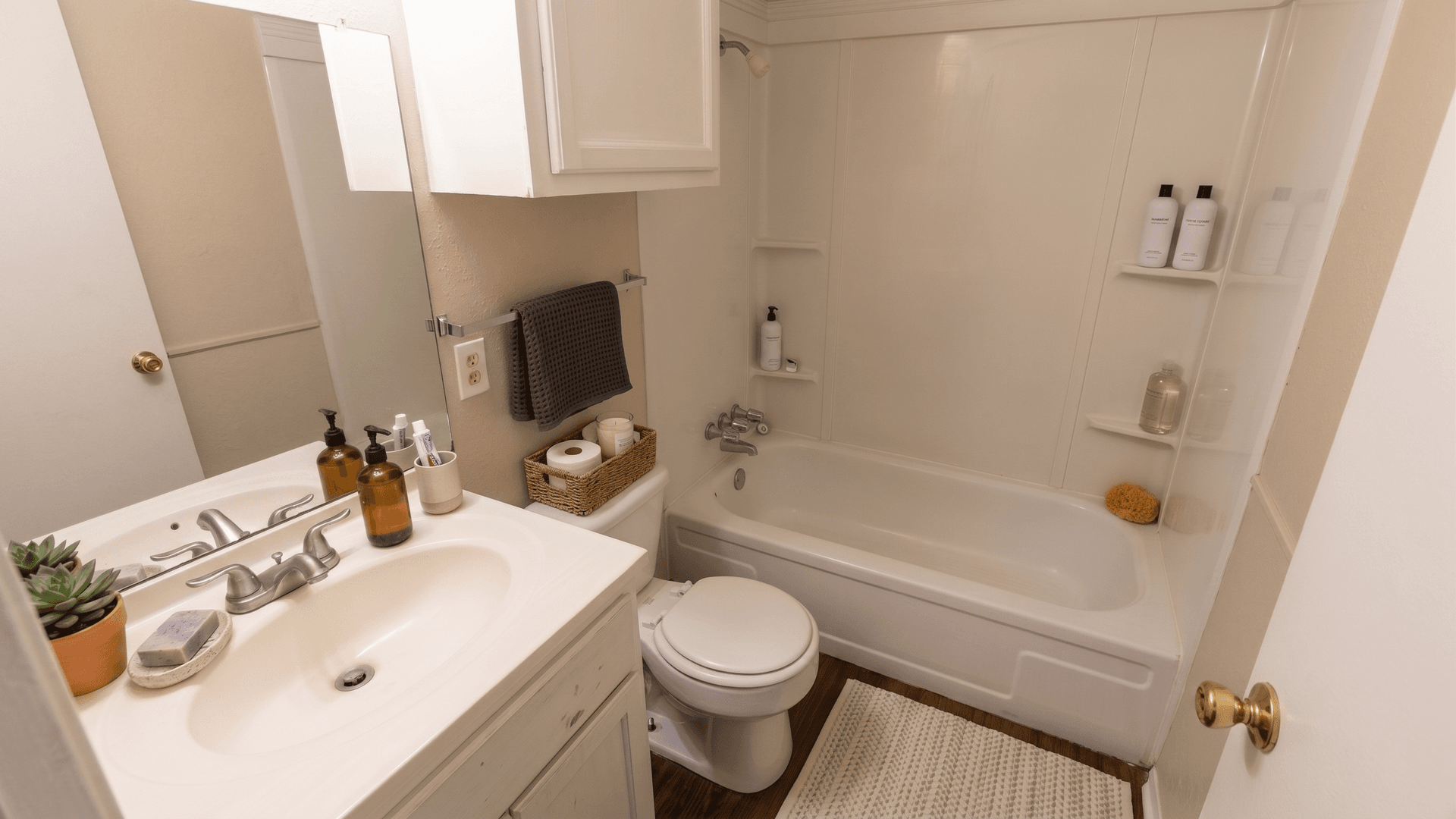 College Station Apartment: 1402 Holleman Dr