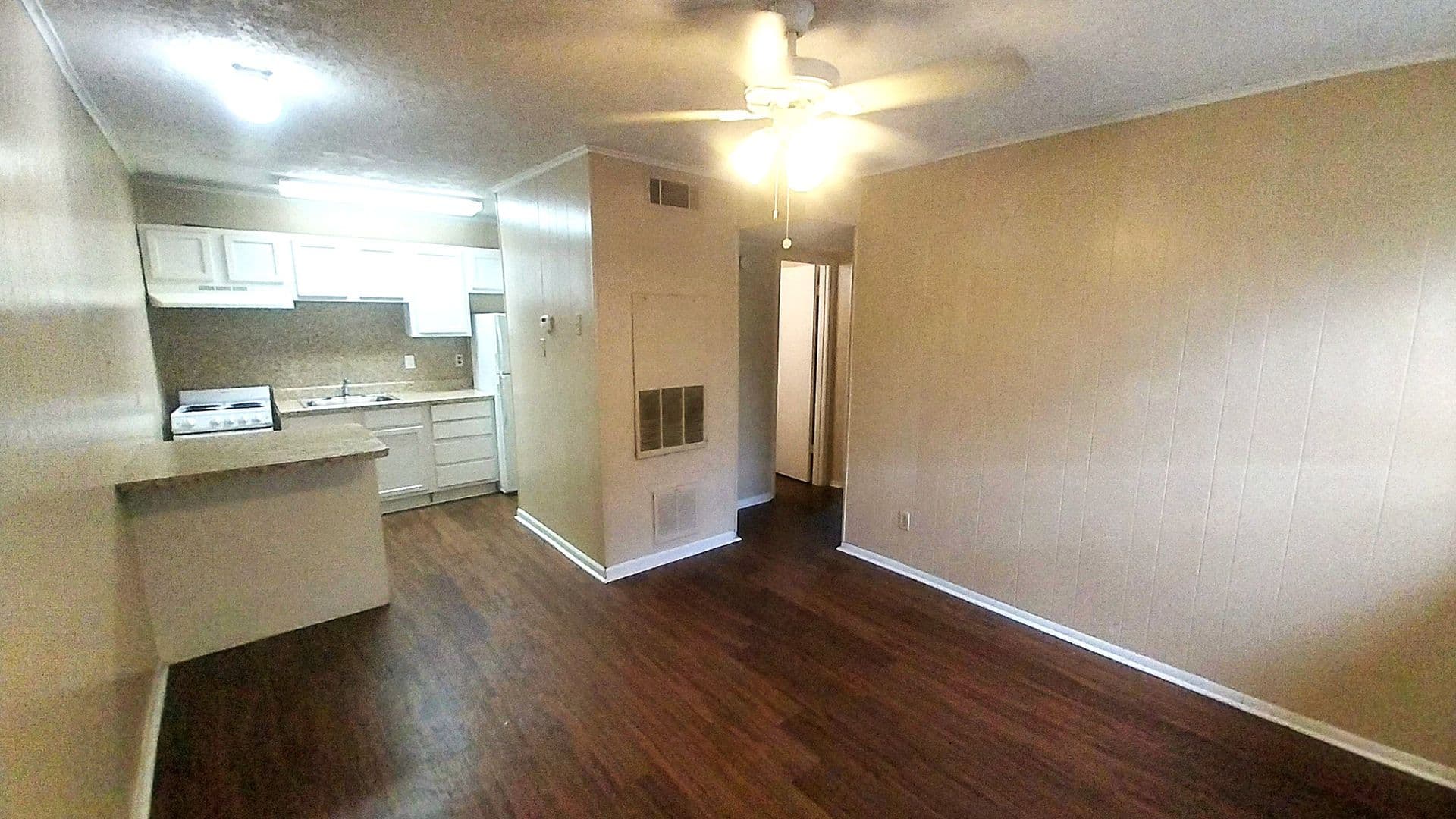 College Station Apartment: 1402 Holleman Dr