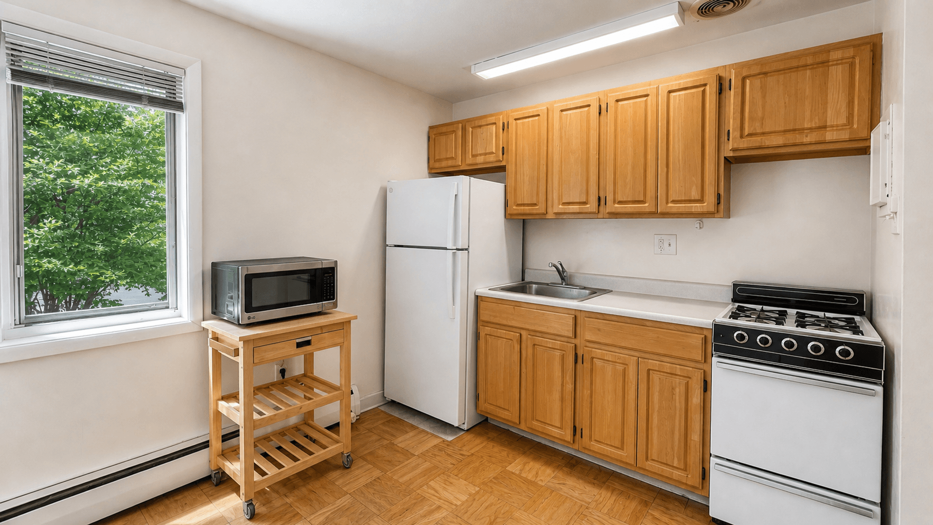 Washington Apartment: 4465 MacArthur Blvd NW