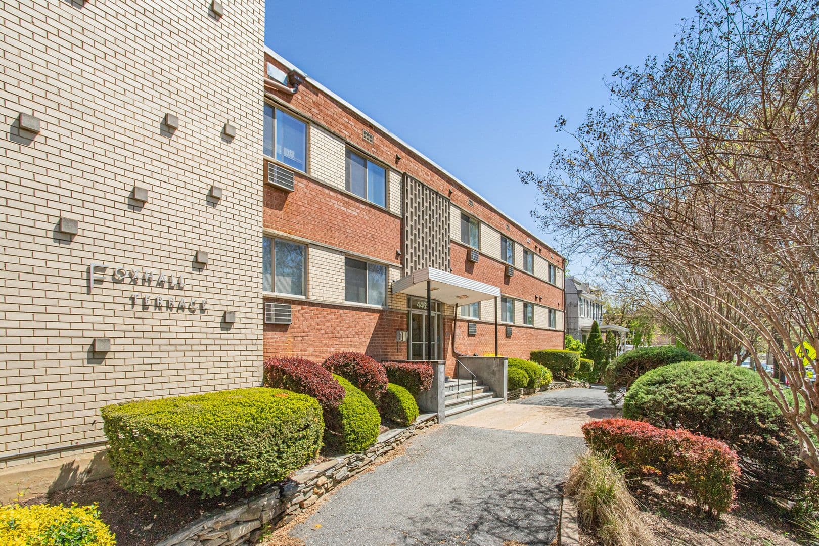 Washington Apartment: 4465 MacArthur Blvd NW
