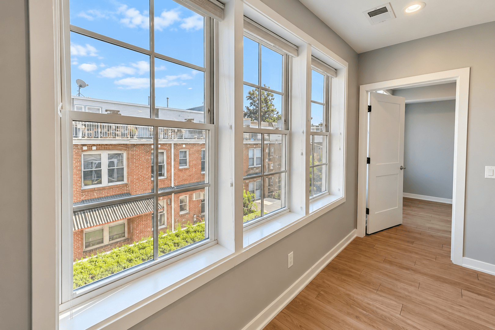 Washington Apartment: 2210 Wisconsin Ave NW
