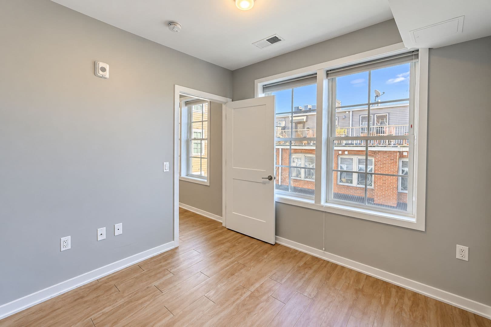 Washington Apartment: 2210 Wisconsin Ave NW
