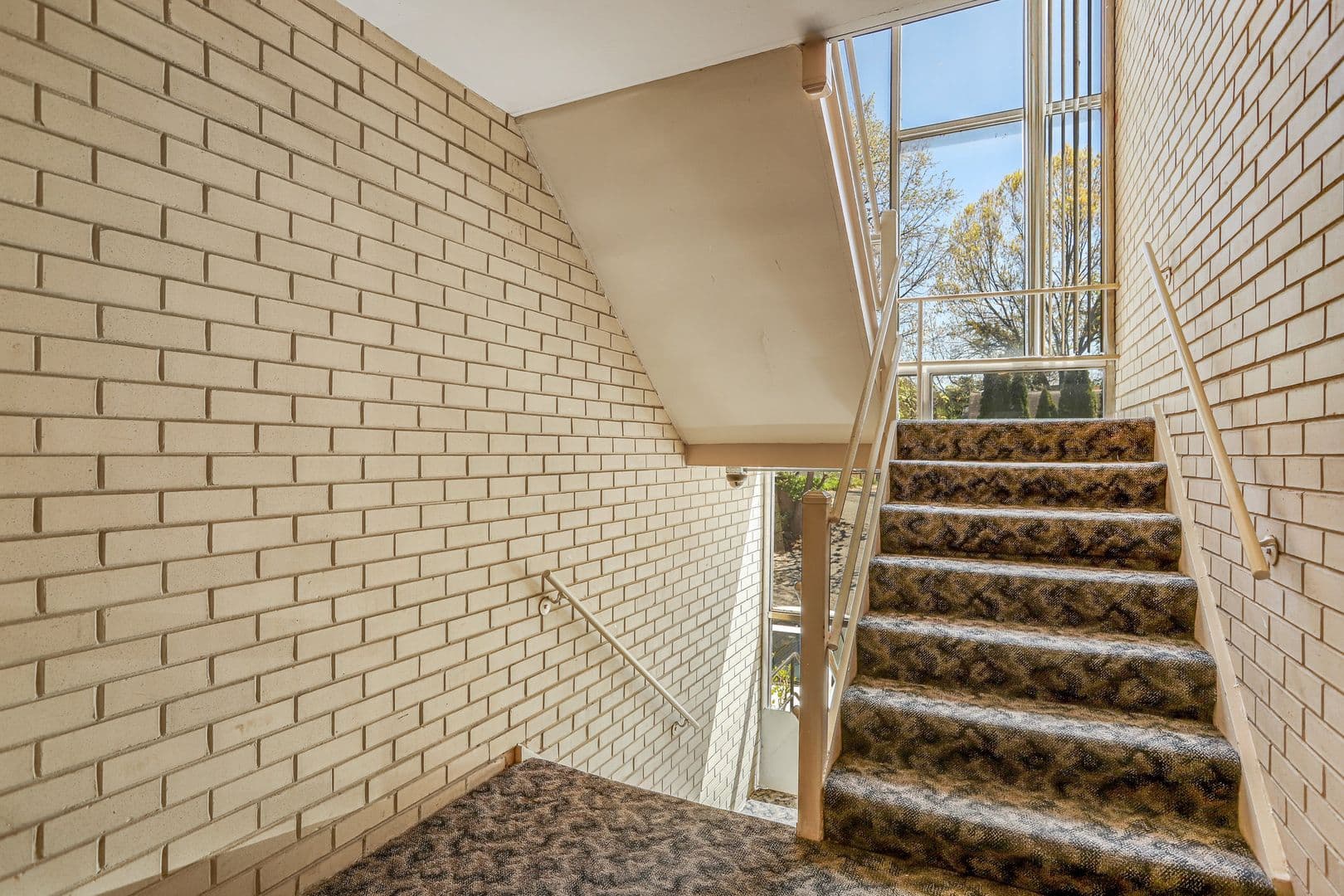 Washington Apartment: 4465 MacArthur Blvd NW