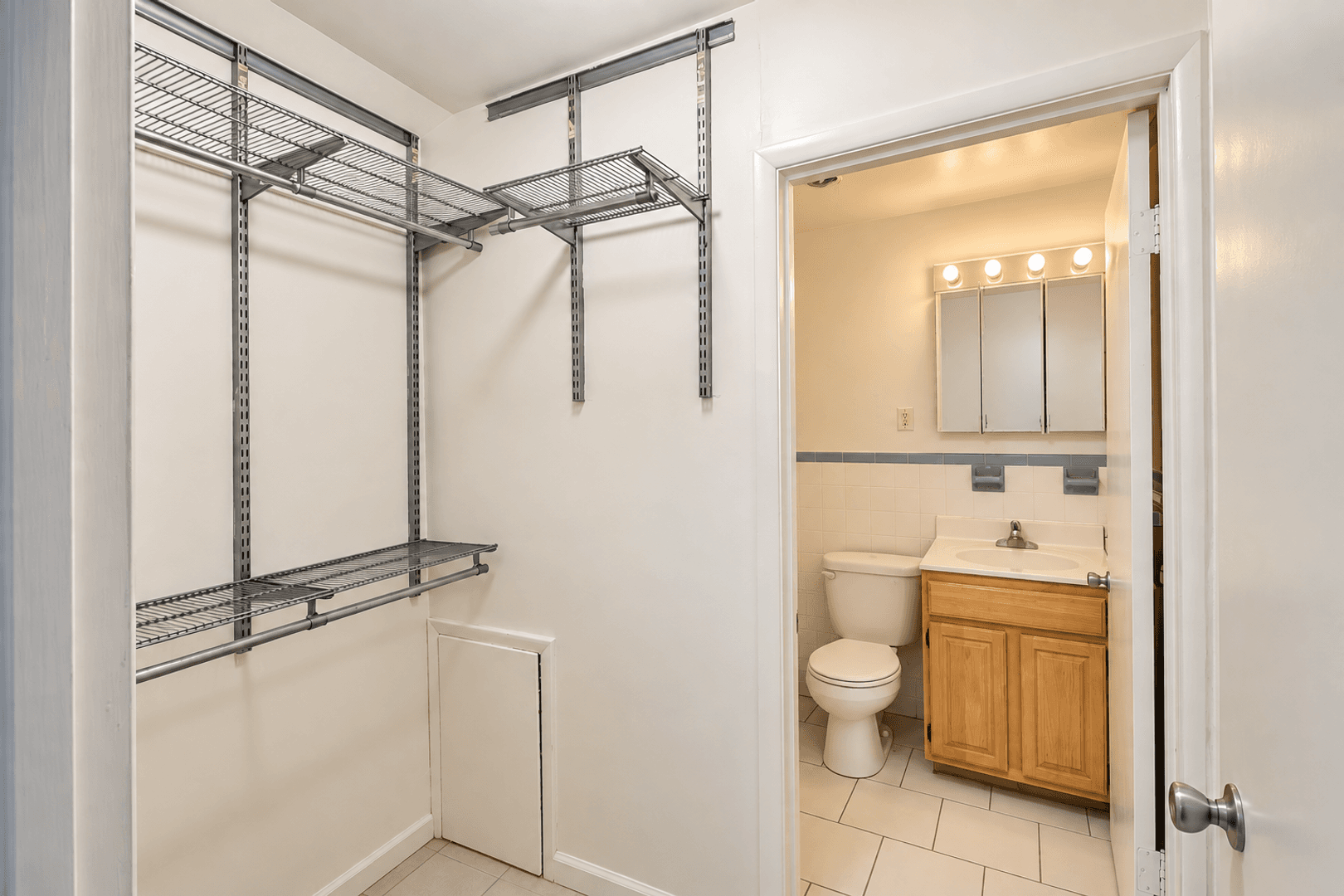 Washington Apartment: 4465 MacArthur Blvd NW