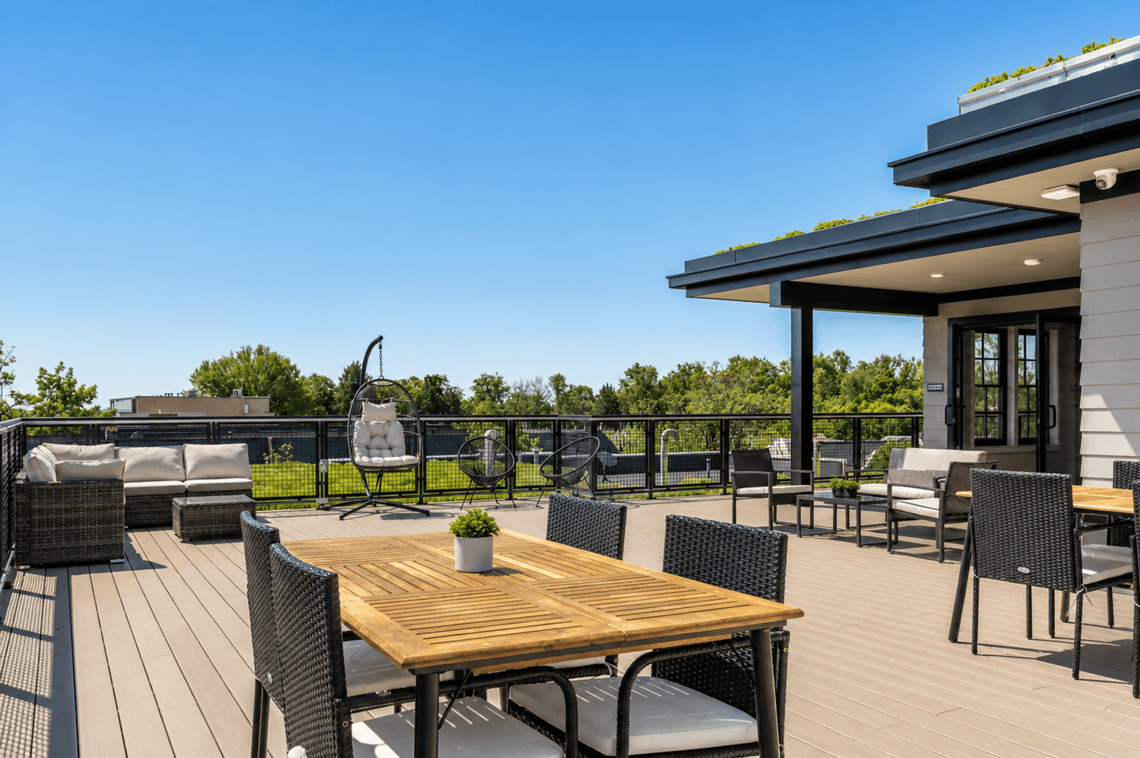 Washington Apartment: 2210 Wisconsin Ave NW
