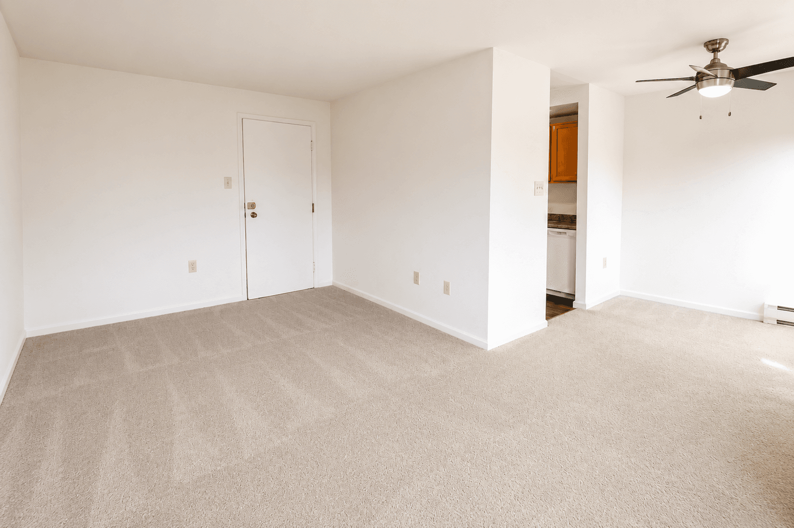 Washington Apartment: 4465 MacArthur Blvd NW