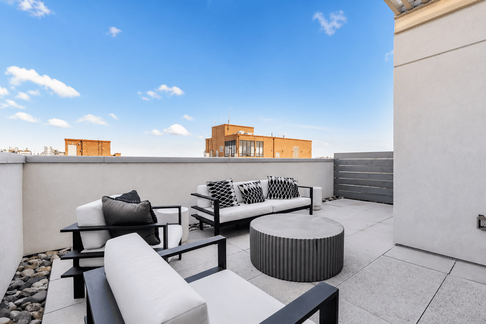 Washington Apartment: 1224 M St NW