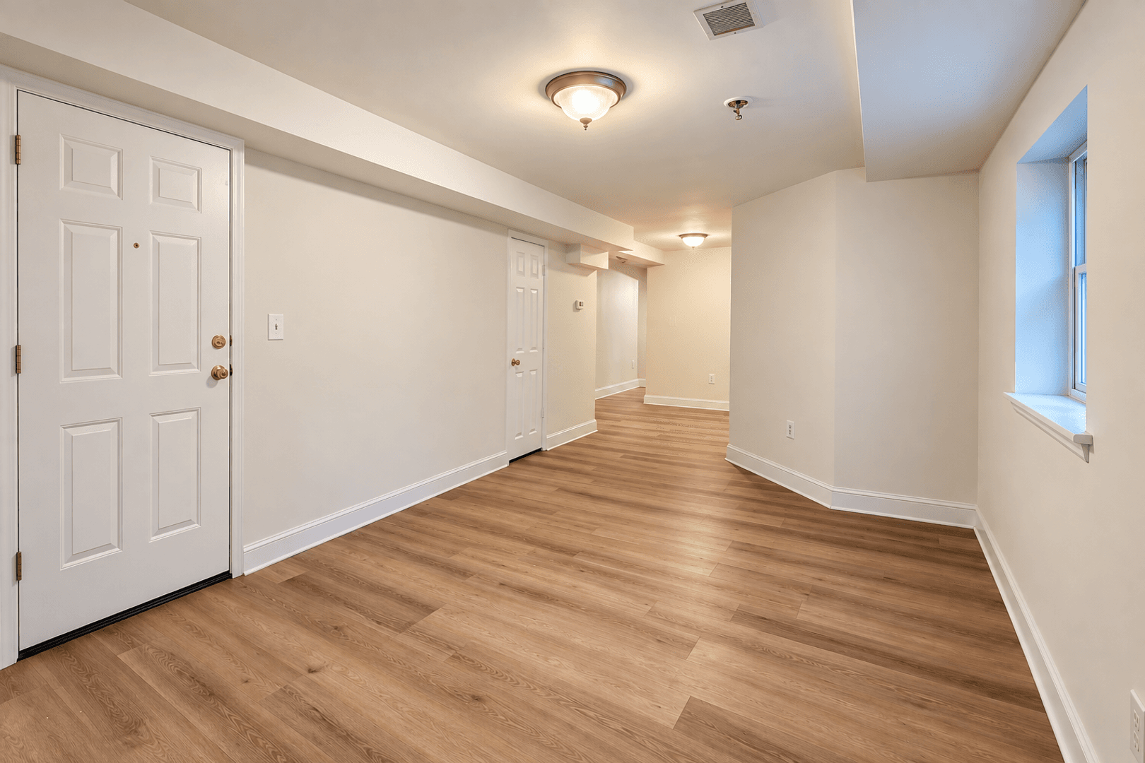 Washington Apartment: 1111 Lamont St NW