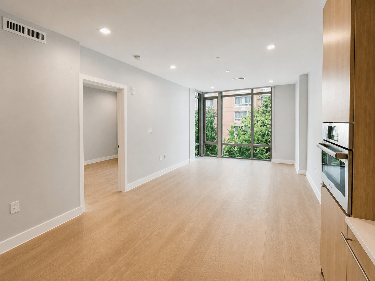 Washington Apartment: 1224 M St NW