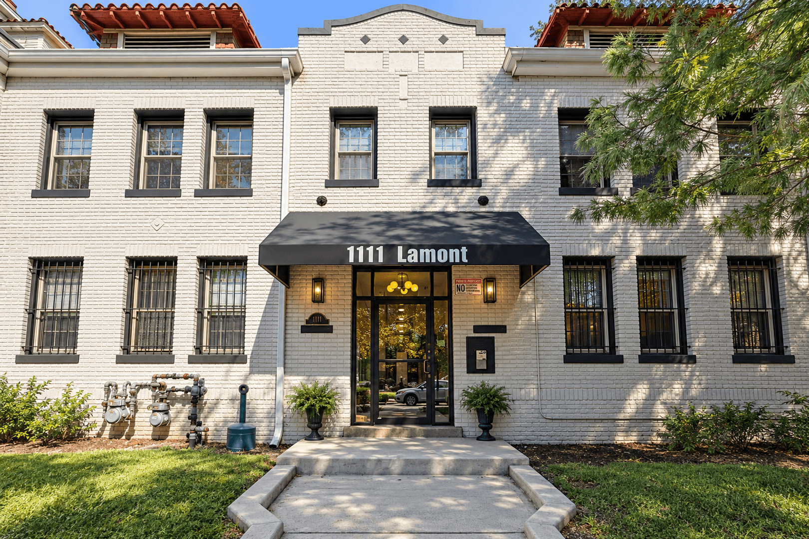 Washington Apartment: 1111 Lamont St NW