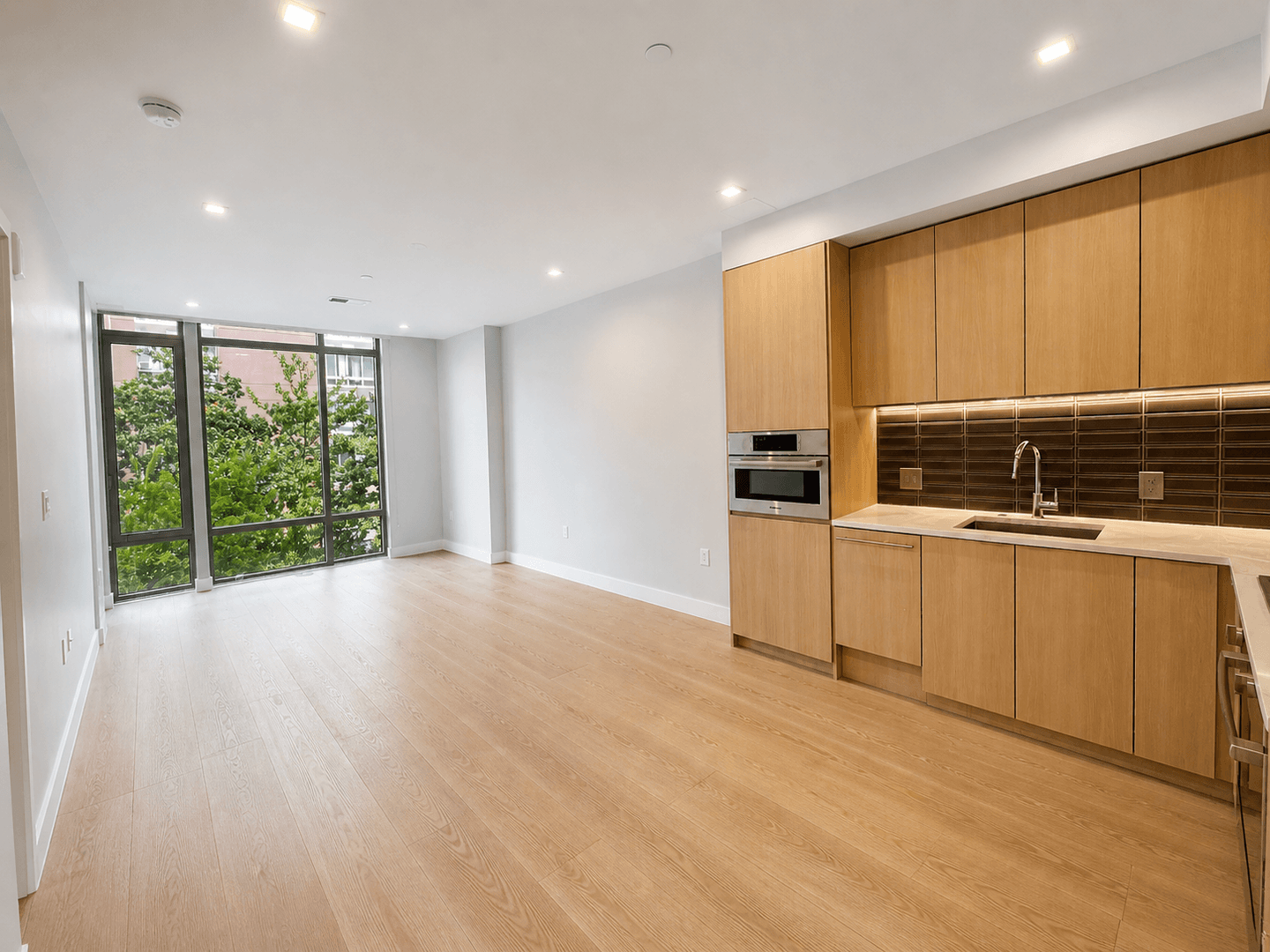 Washington Apartment: 1224 M St NW