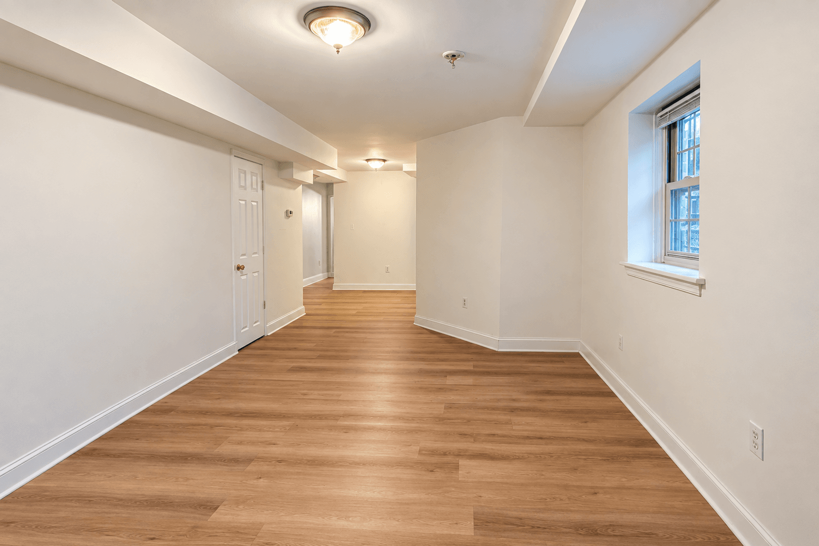 Washington Apartment: 1111 Lamont St NW
