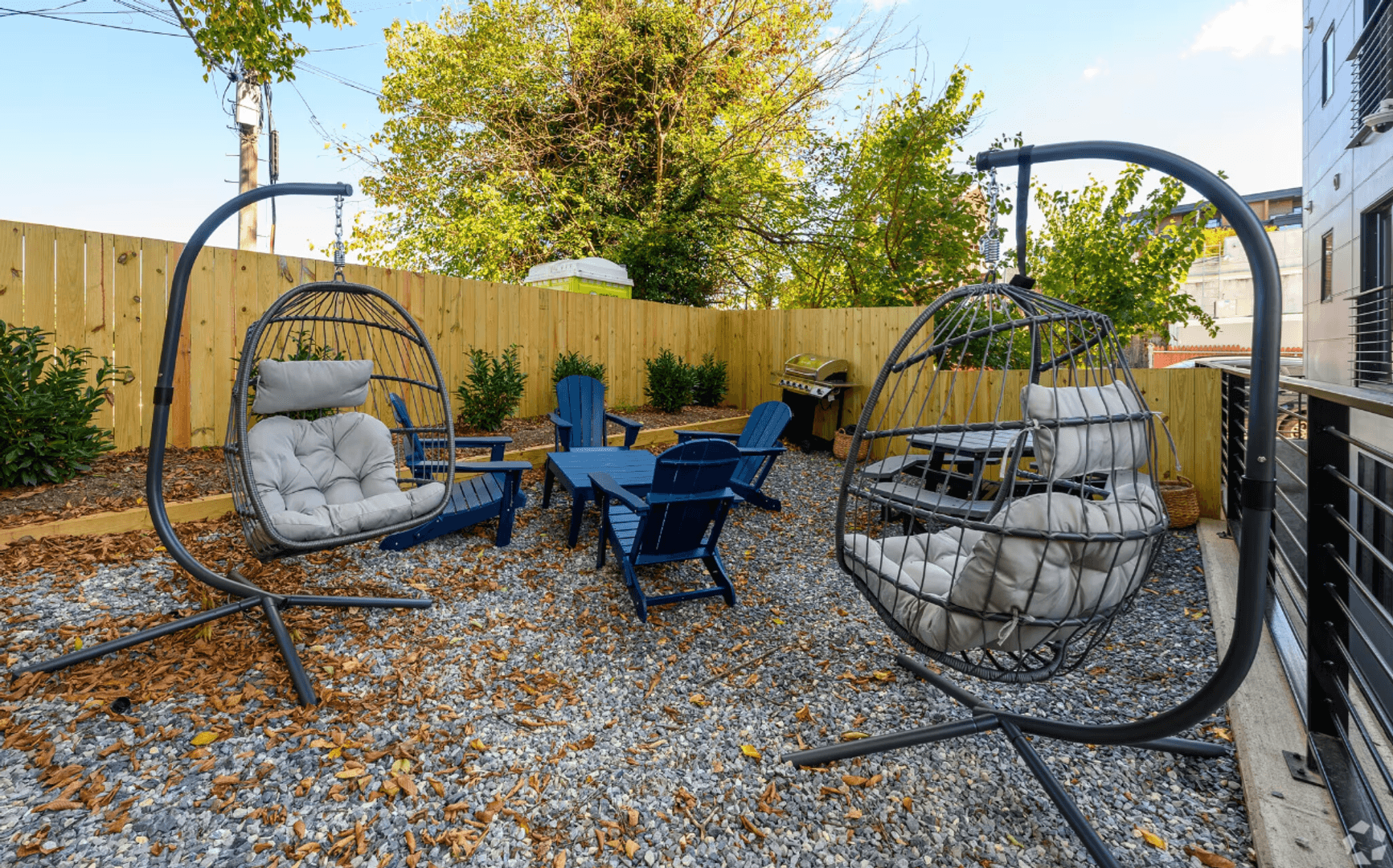 Washington Apartment: 716 L St SE