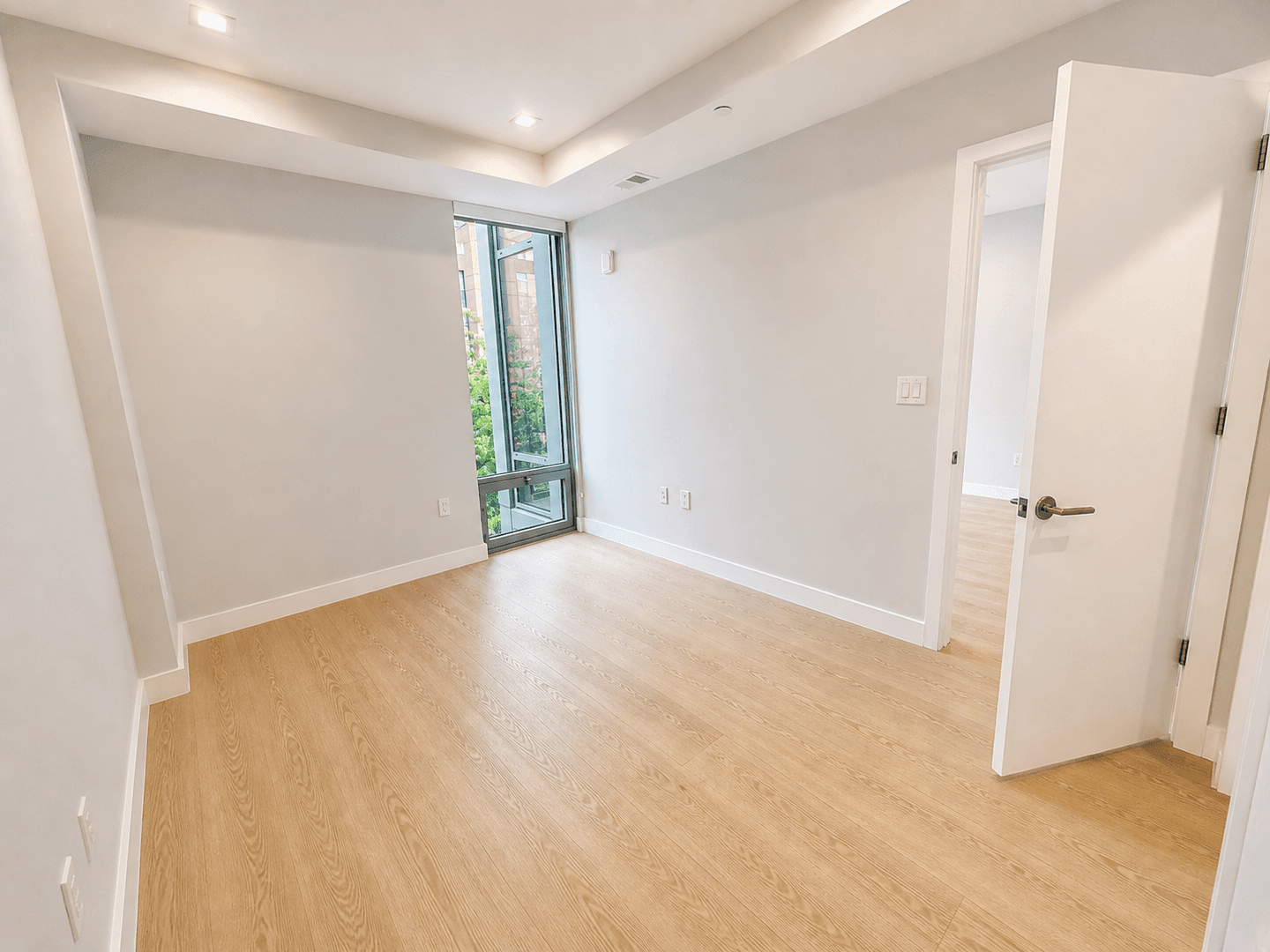 Washington Apartment: 1224 M St NW