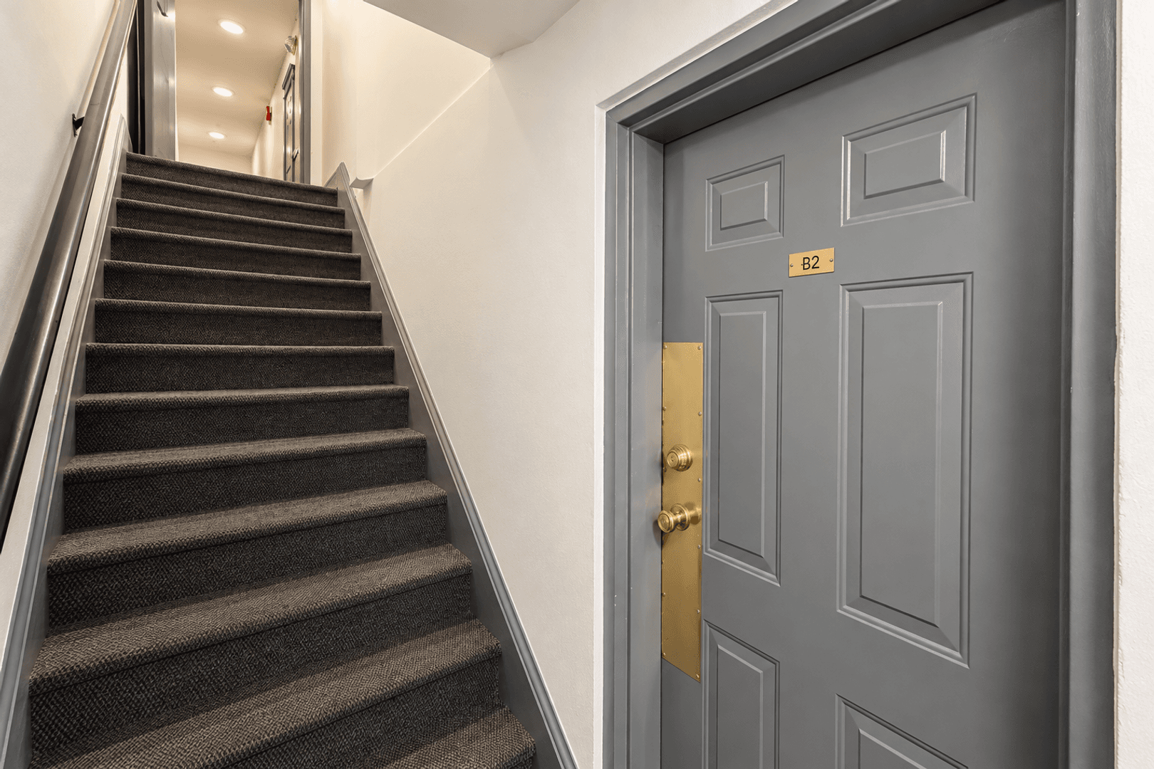 Washington Apartment: 1111 Lamont St NW