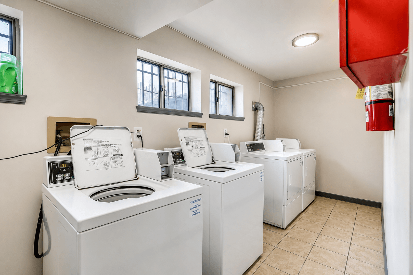 Washington Apartment: 1111 Lamont St NW