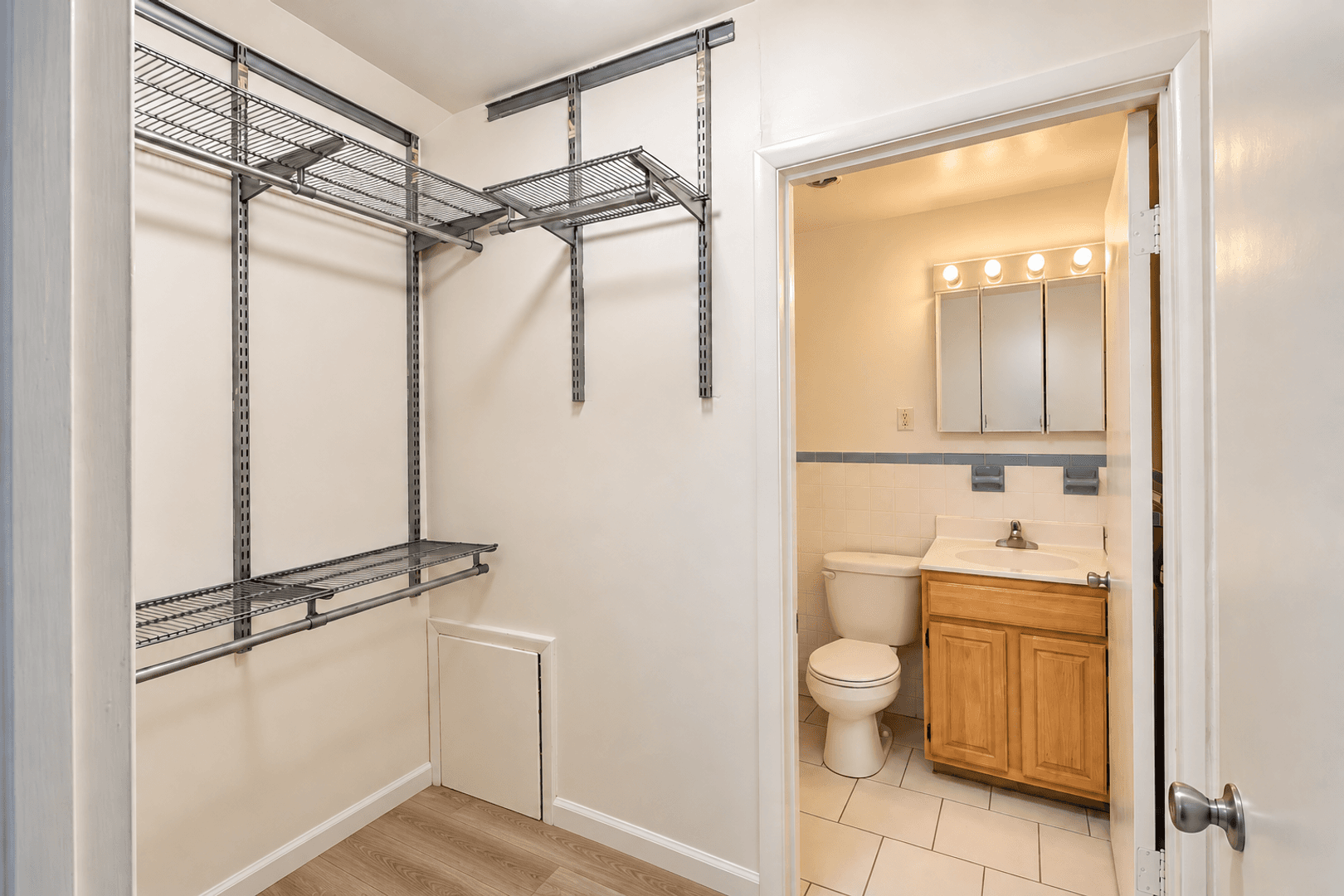 Washington Apartment: 4465 MacArthur Blvd NW