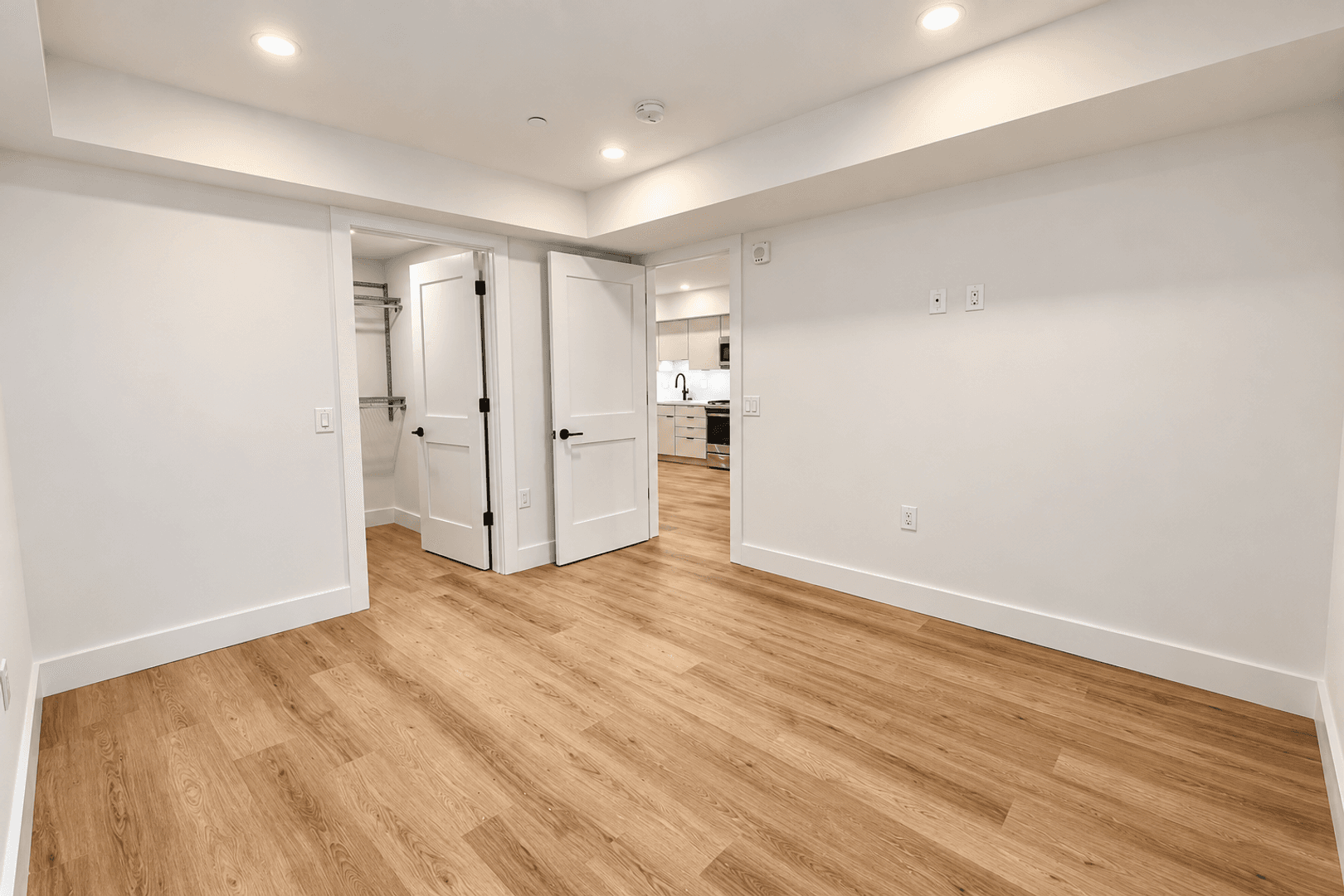 Washington Apartment: 716 L St SE