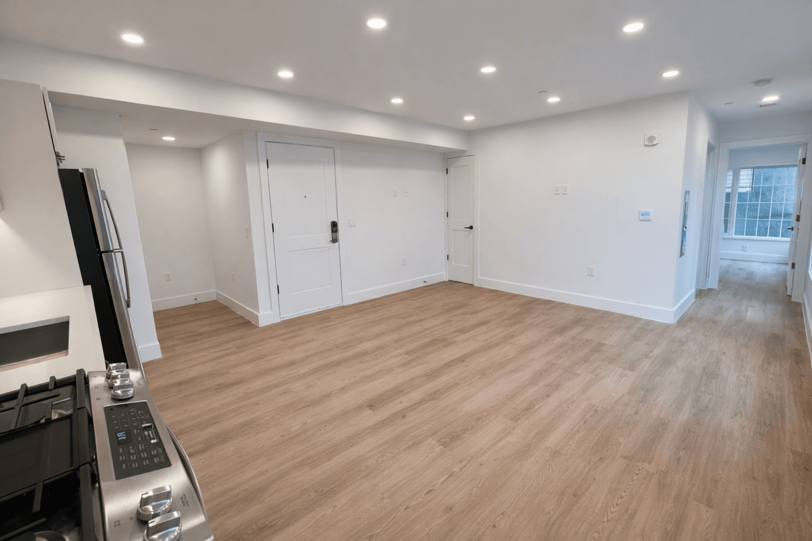 Washington Apartment: 716 L St SE