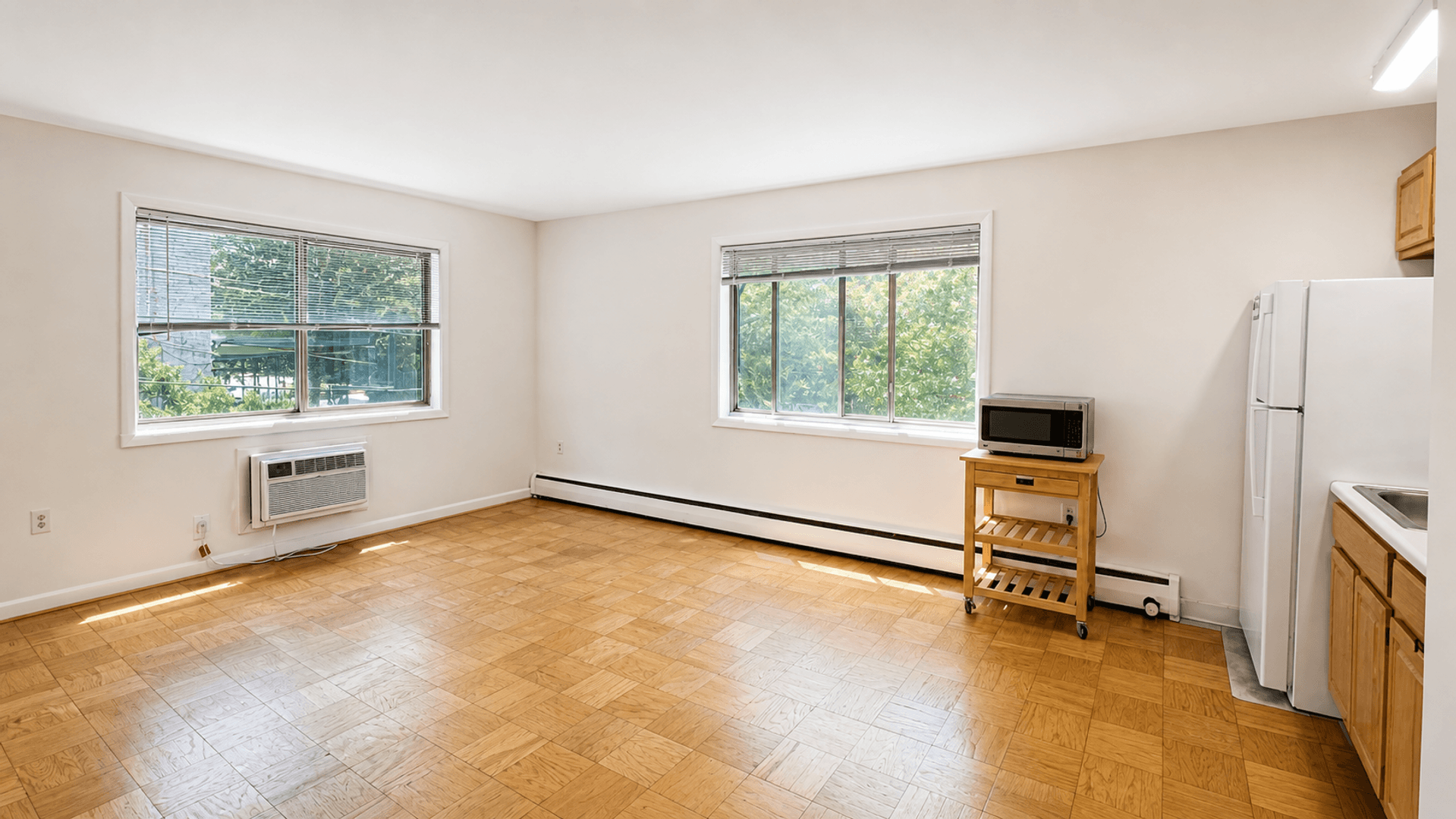 Washington Apartment: 4465 MacArthur Blvd NW