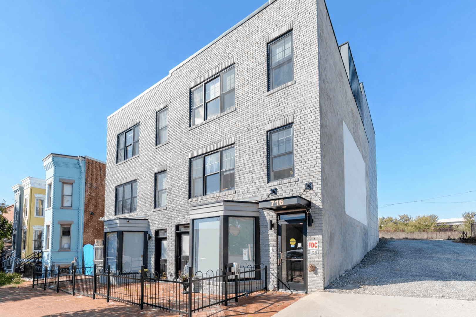 Washington Apartment: 716 L St SE