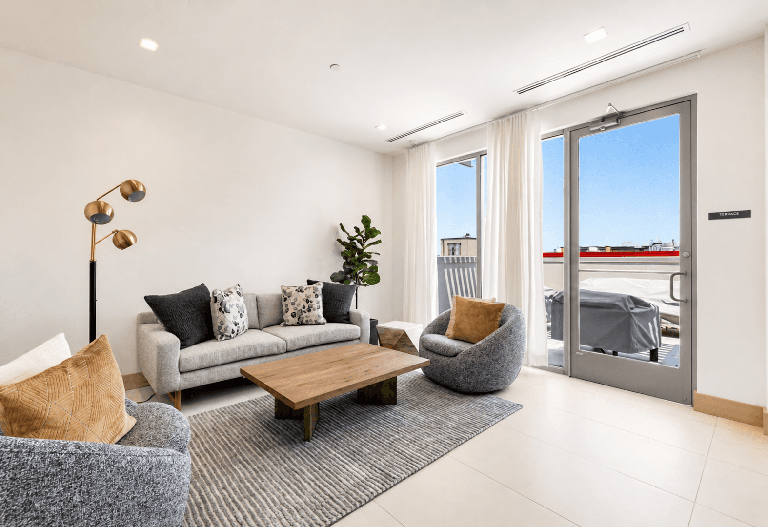 Washington Apartment: 1224 M St NW