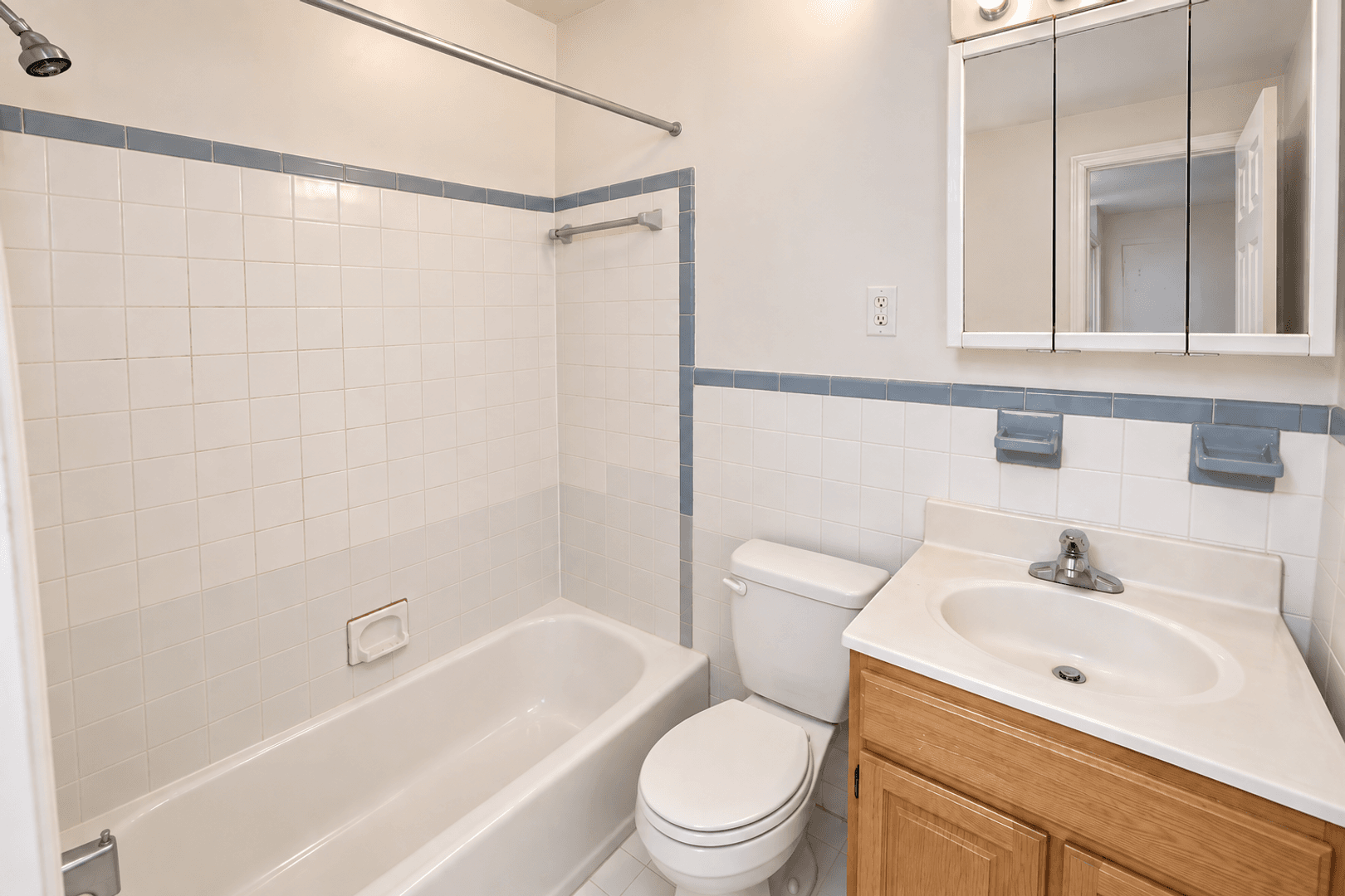 Washington Apartment: 4465 MacArthur Blvd NW