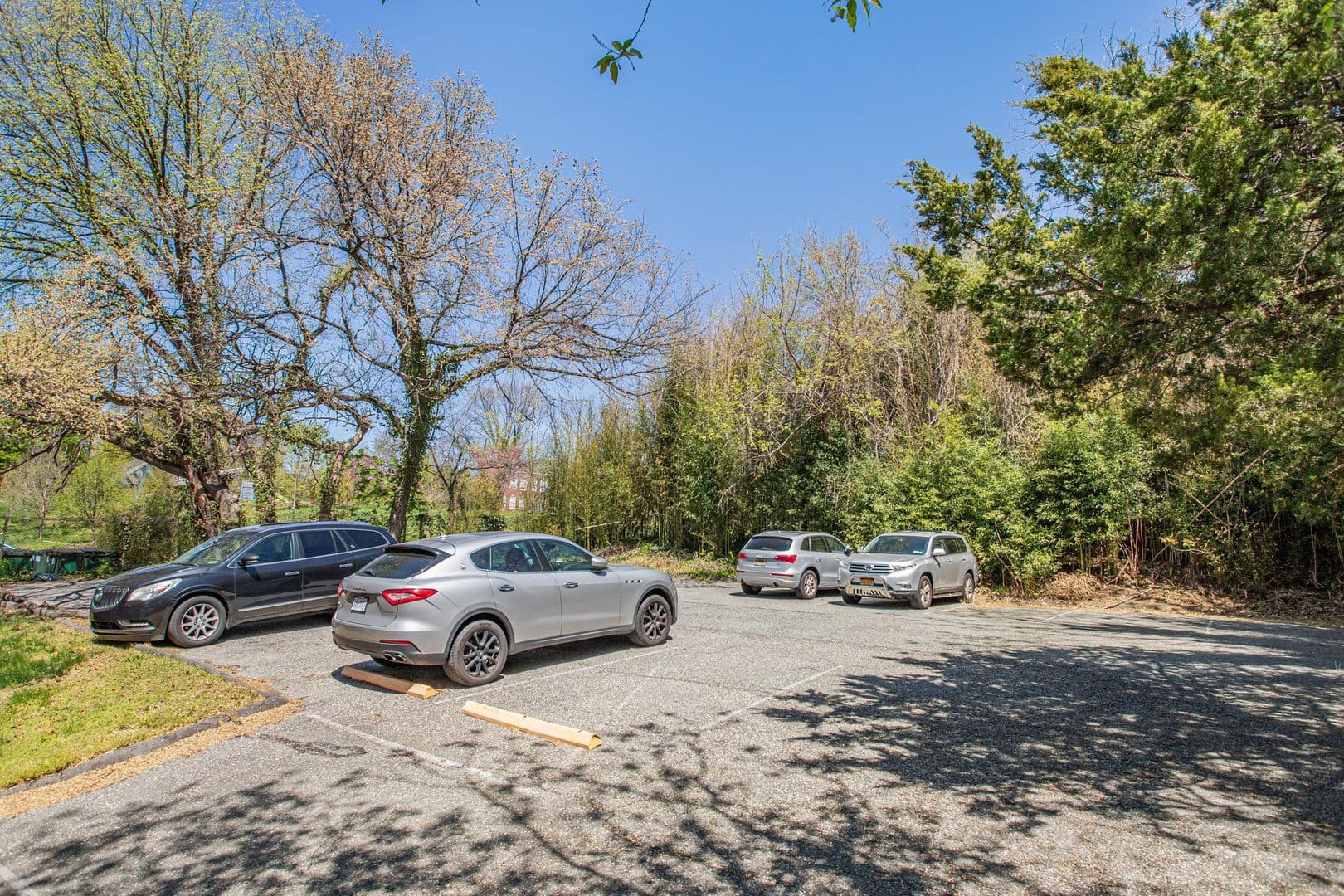 Washington Apartment: 4465 MacArthur Blvd NW