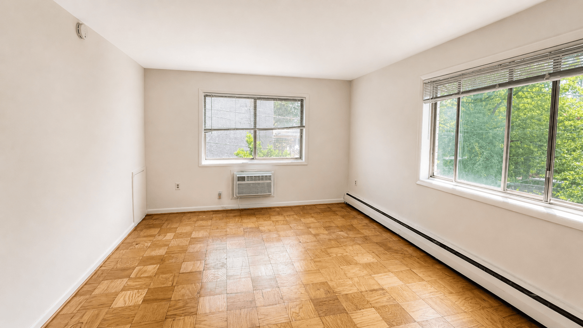 Washington Apartment: 4465 MacArthur Blvd NW