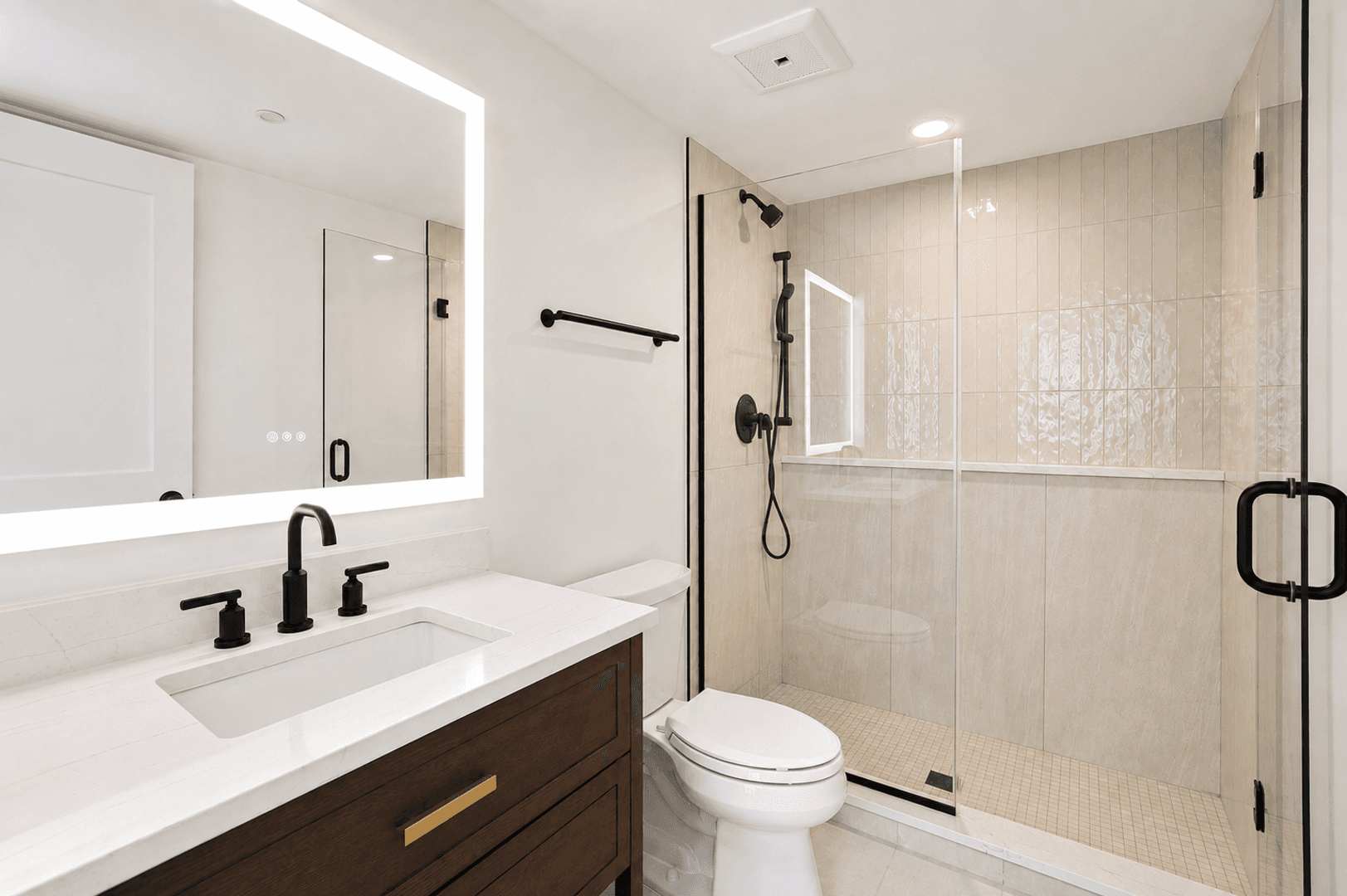 Washington Apartment: 716 L St SE
