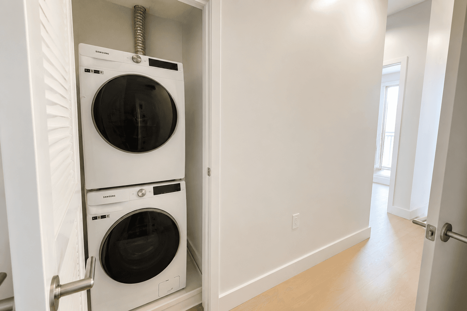 Washington Apartment: 1224 M St NW