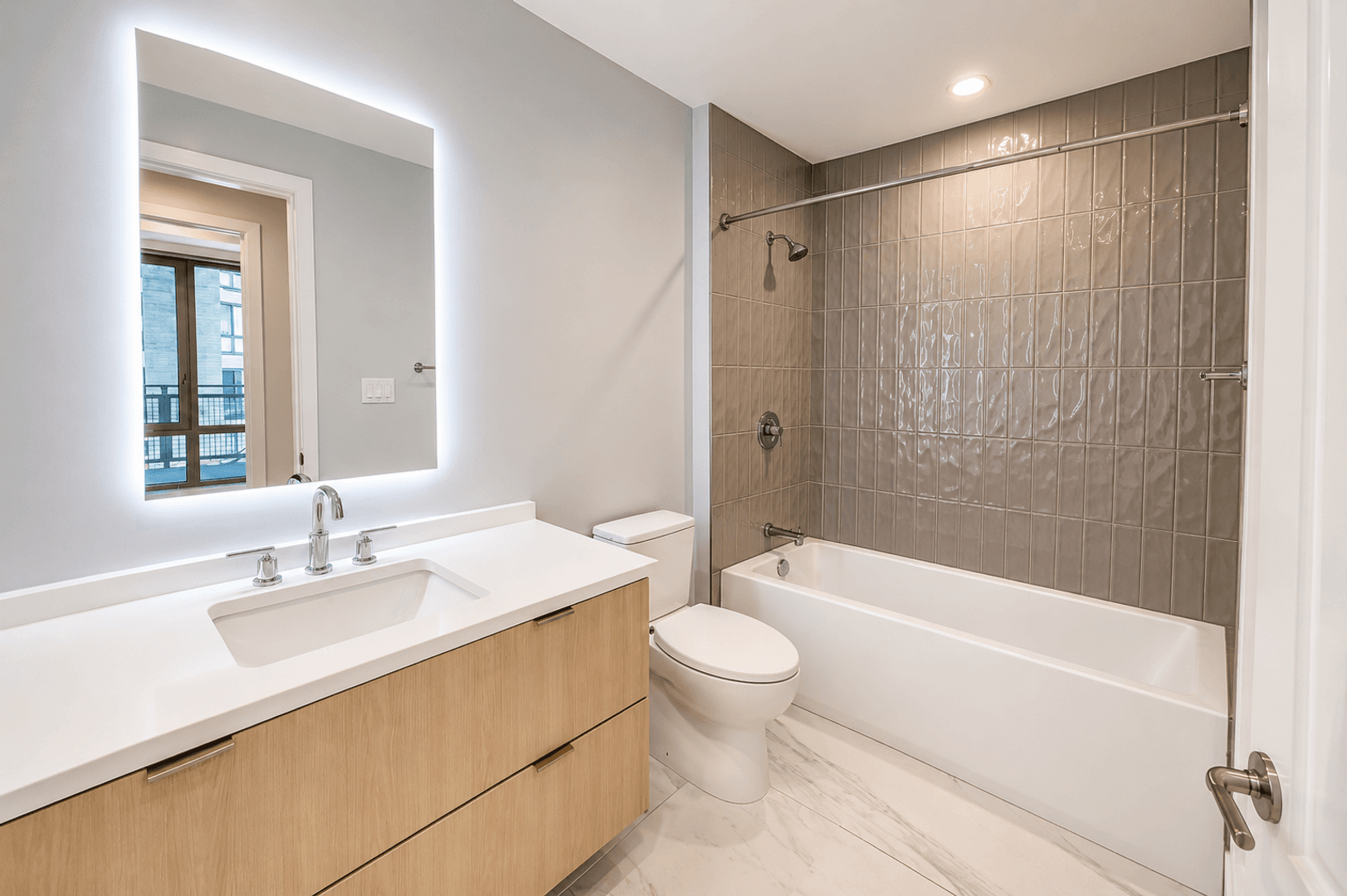 Washington Apartment: 1224 M St NW