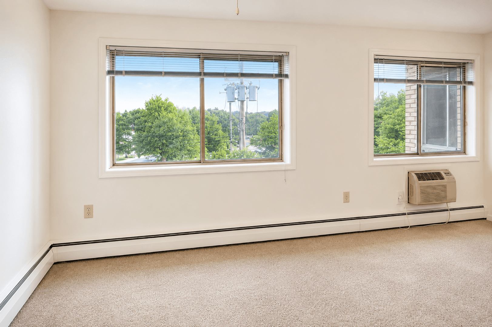 Washington Apartment: 4465 MacArthur Blvd NW