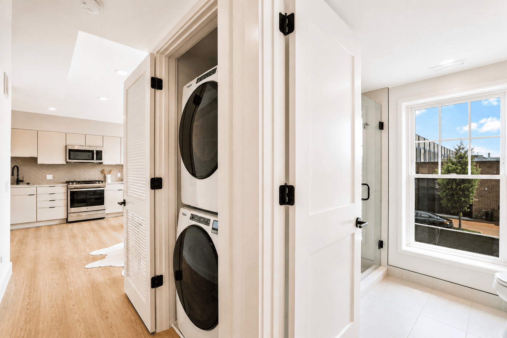Washington Apartment: 716 L St SE
