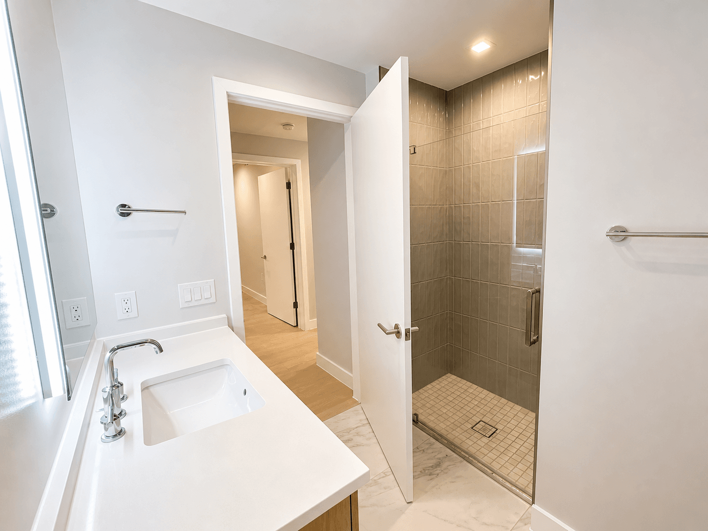 Washington Apartment: 1224 M St NW