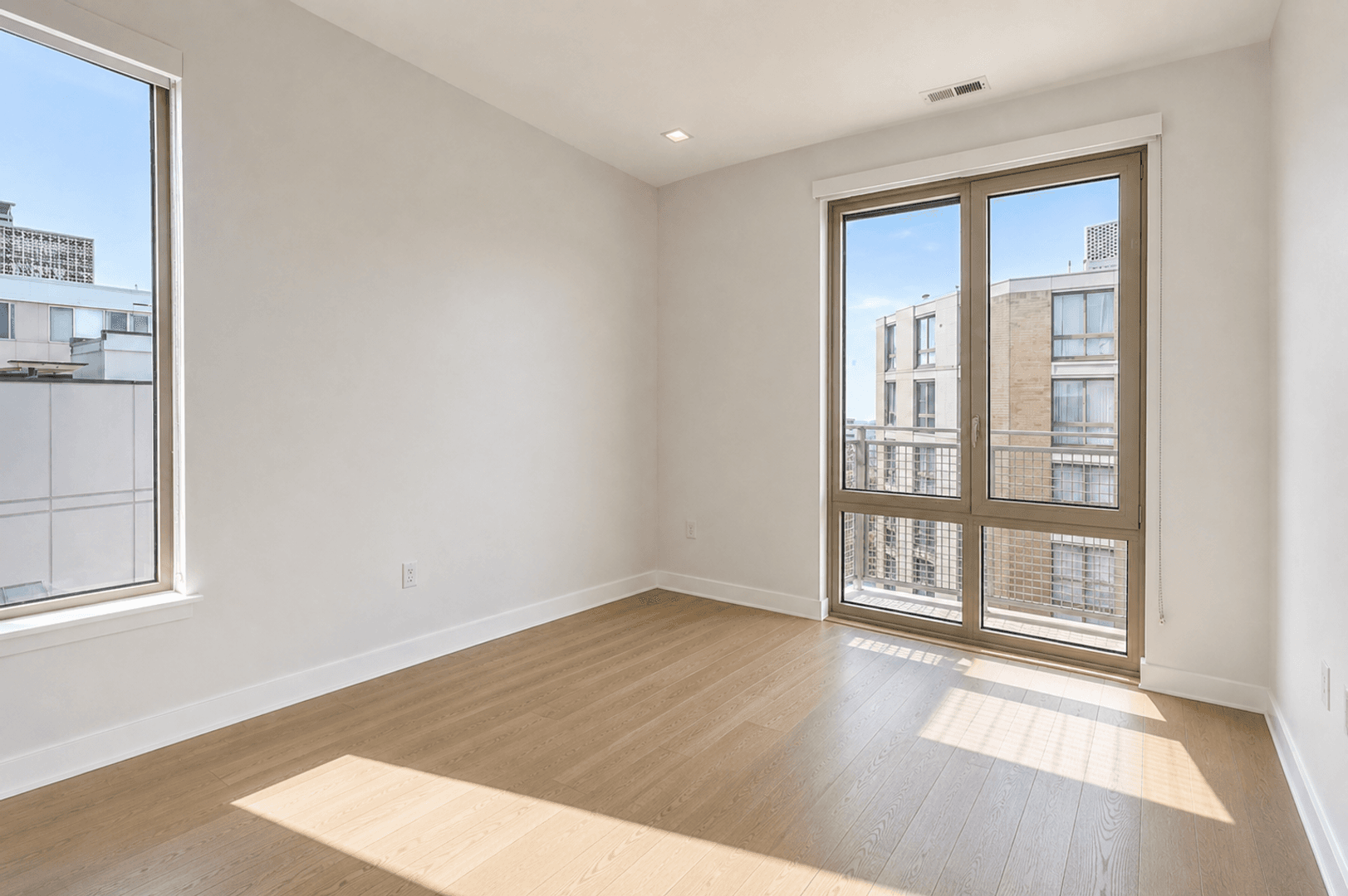 Washington Apartment: 1224 M St NW