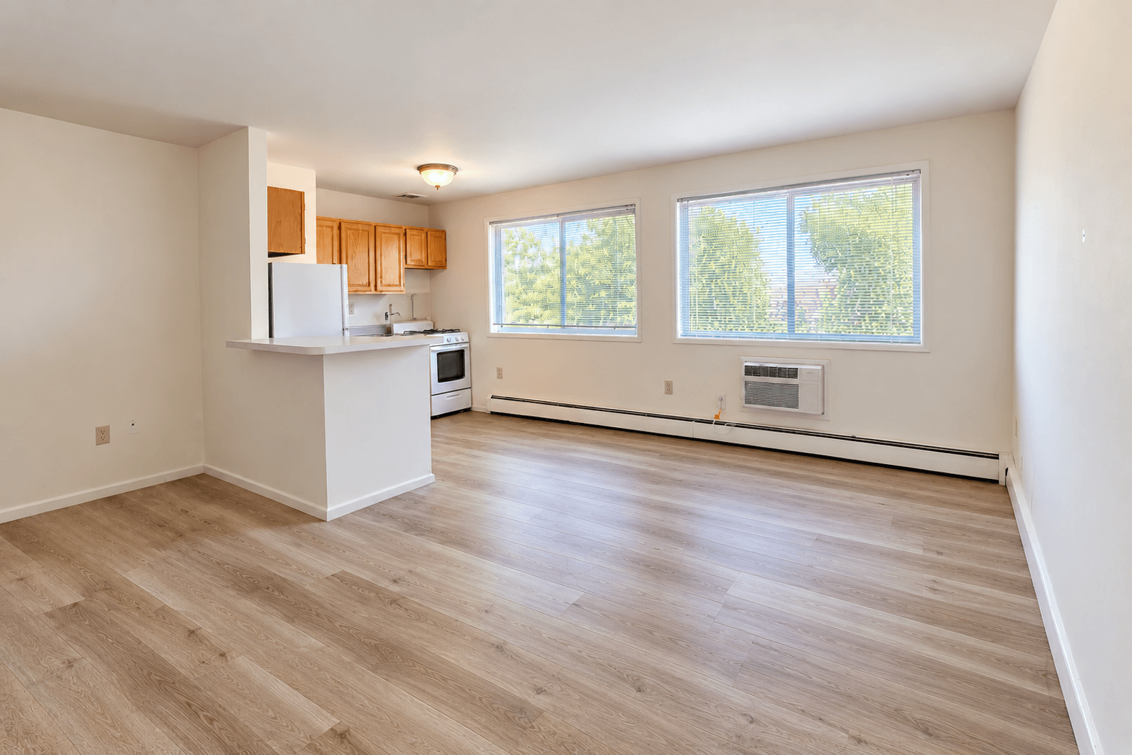 Washington Apartment: 4465 MacArthur Blvd NW