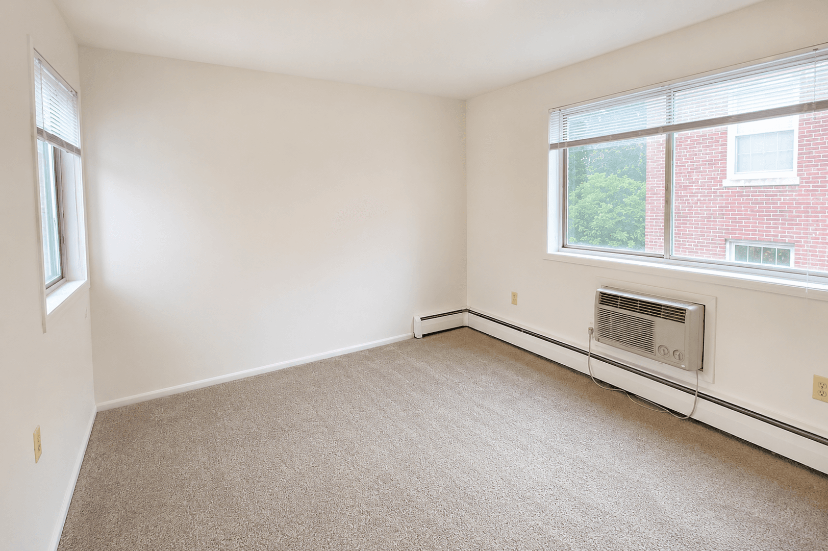 Washington Apartment: 4465 MacArthur Blvd NW