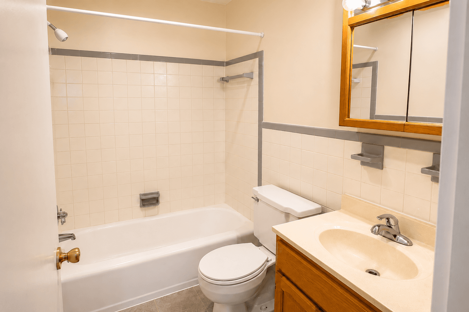Washington Apartment: 4465 MacArthur Blvd NW