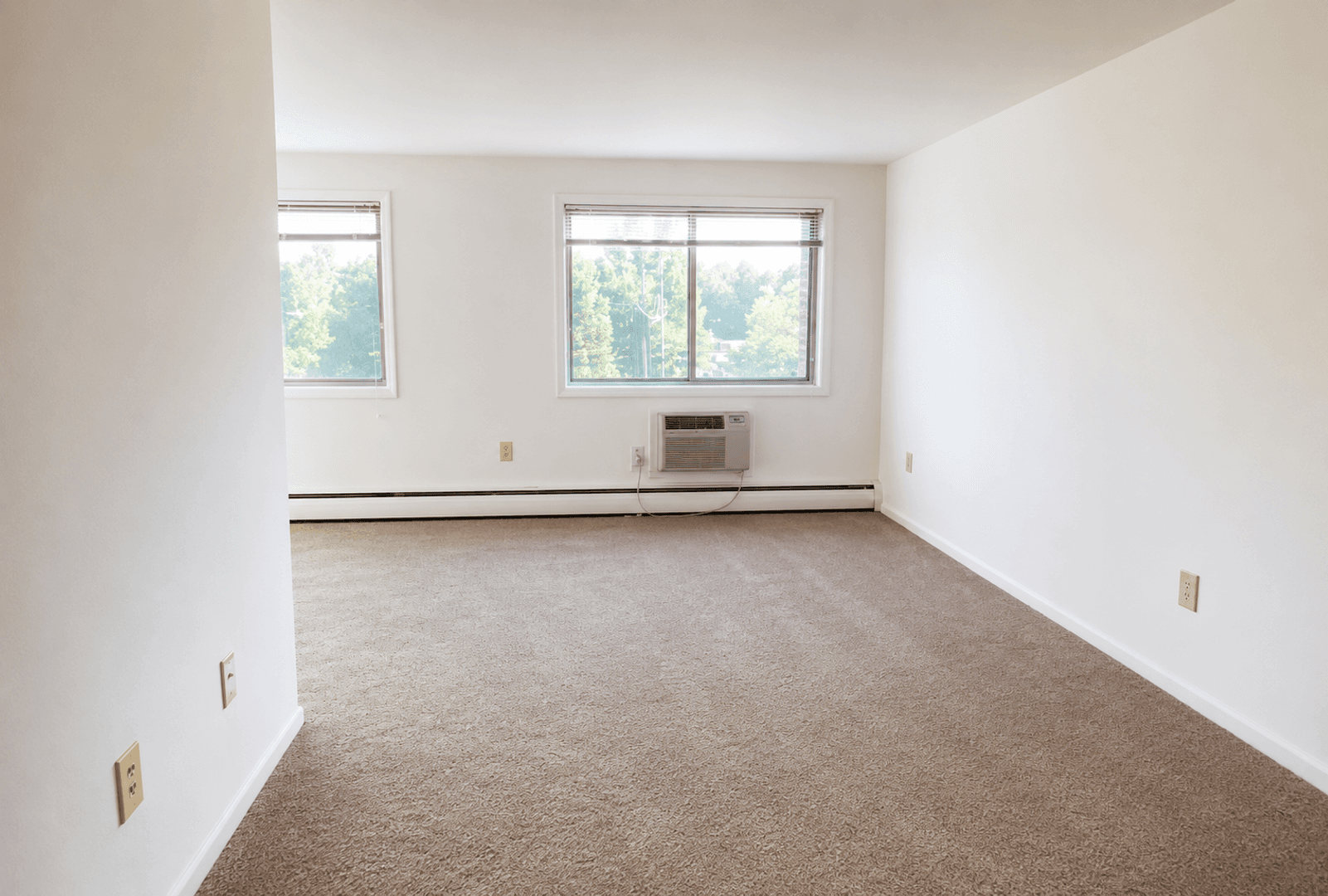Washington Apartment: 4465 MacArthur Blvd NW