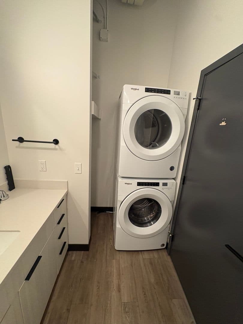 Jackson Apartment: 1140 Highway 22