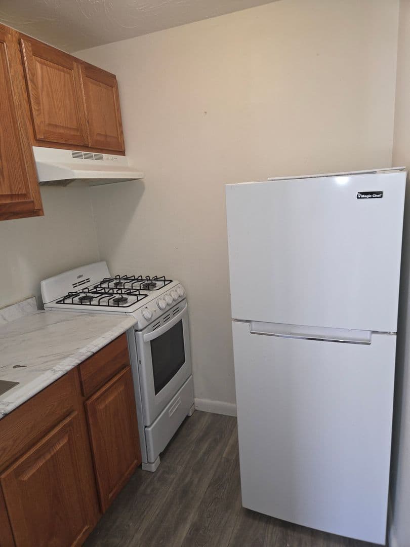 Alpine Apartment: 22, 26, 28 US Highway 89