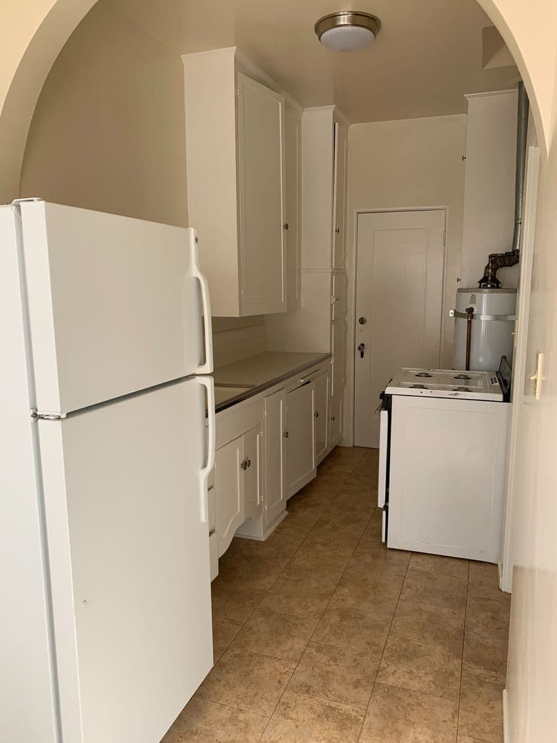 San Diego Apartment: 433 Nutmeg Street
